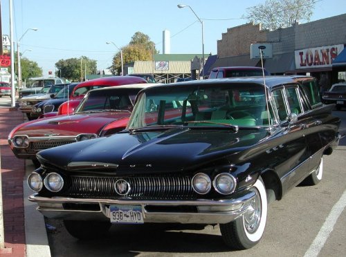 Photo of a 1960 Buick LeSabre station wagon
